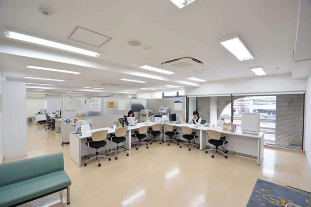 秀和賃貸センター株式会社内観1